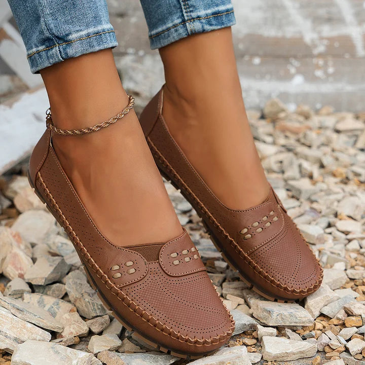 AINA™ - Everyday Ease Comfort Slides